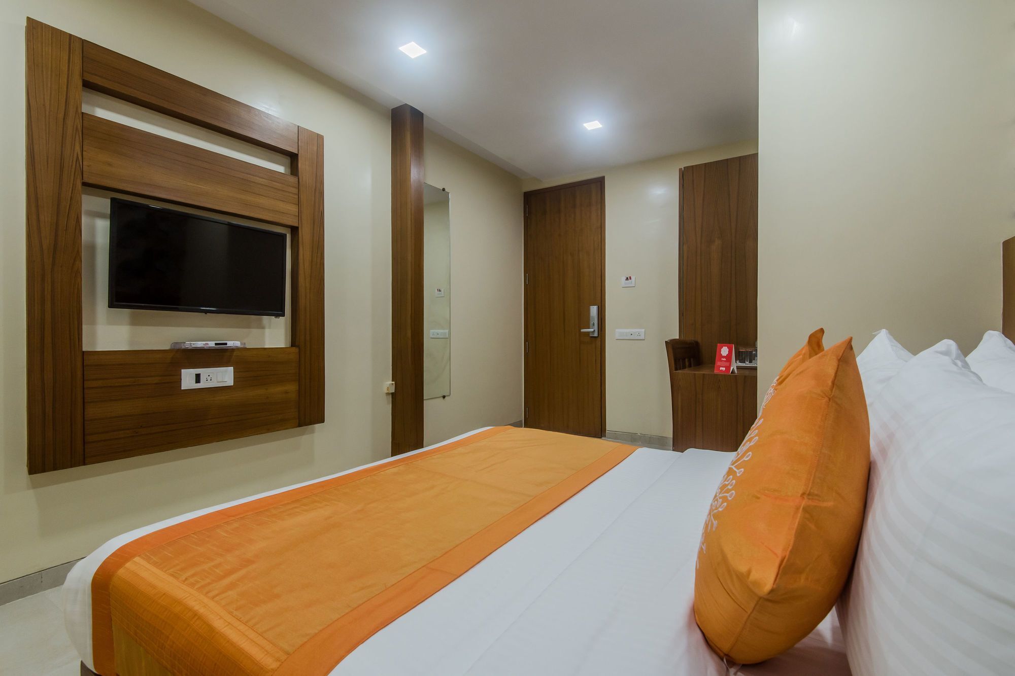 FabHotel Arton Suites Mumbai  Buitenkant foto