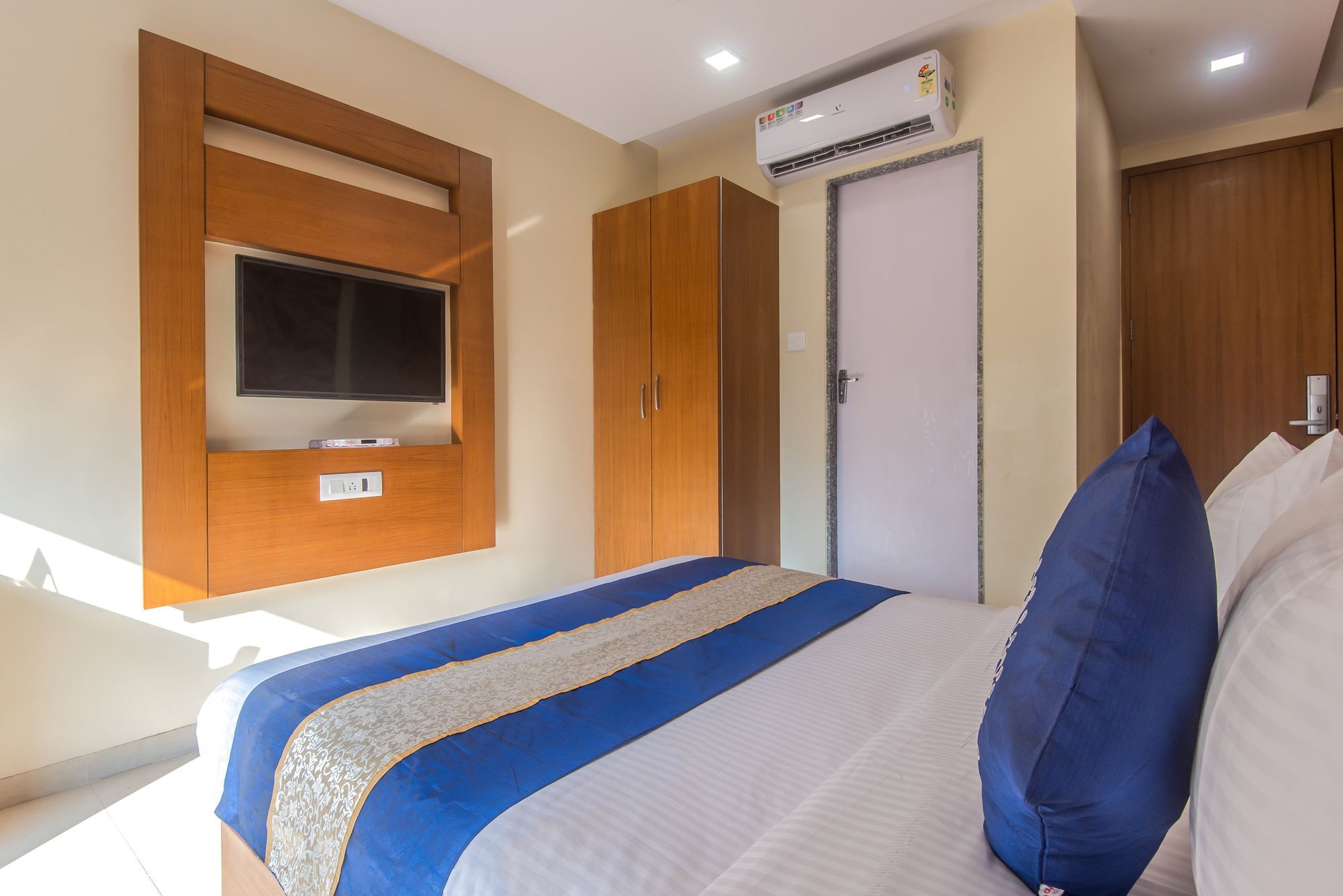 FabHotel Arton Suites Mumbai  Buitenkant foto