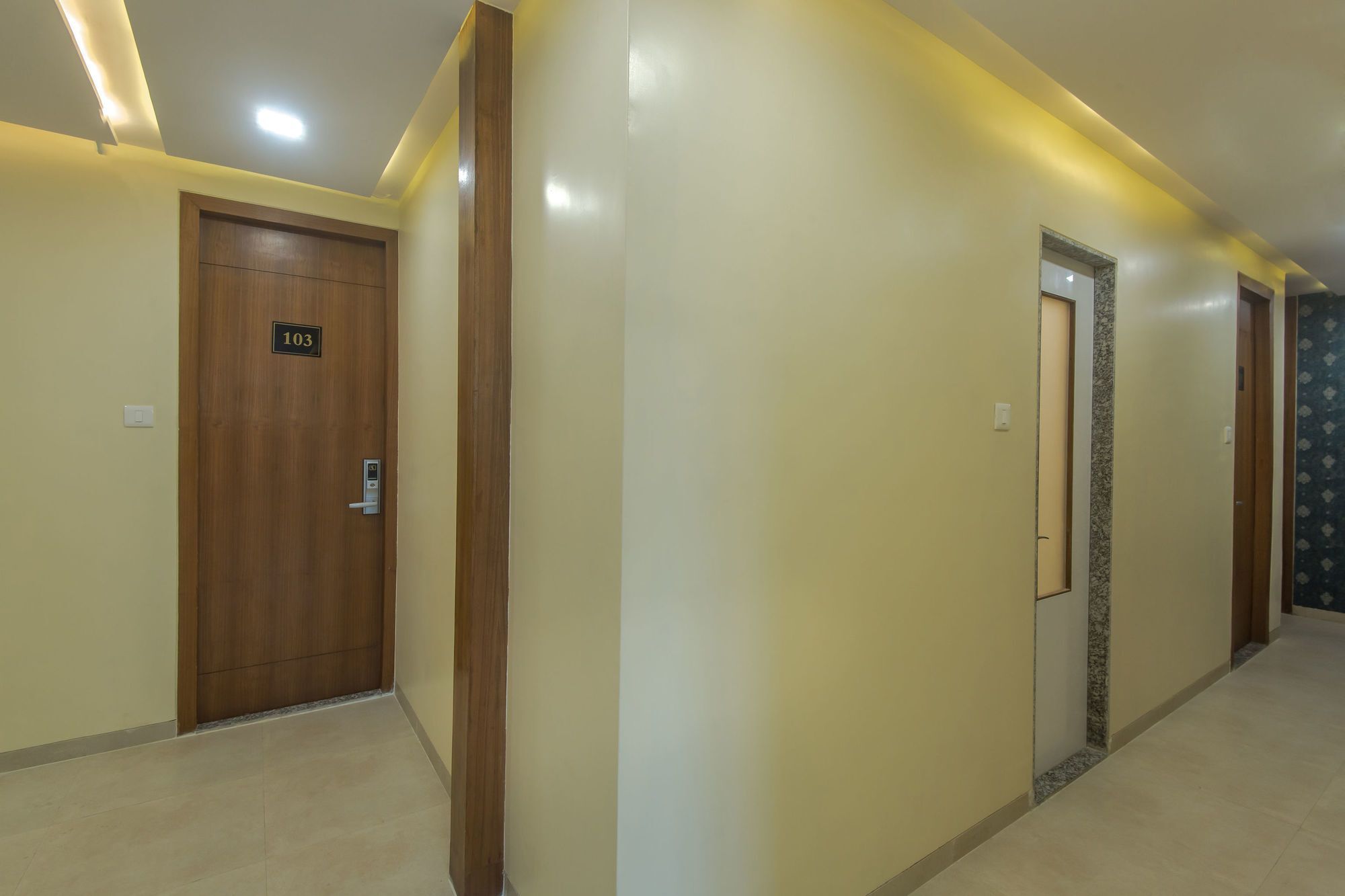 FabHotel Arton Suites Mumbai  Buitenkant foto