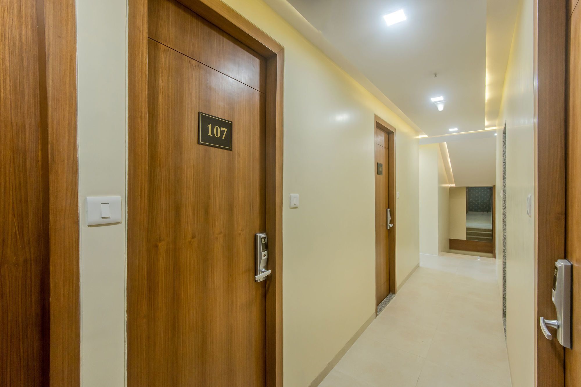 FabHotel Arton Suites Mumbai  Buitenkant foto